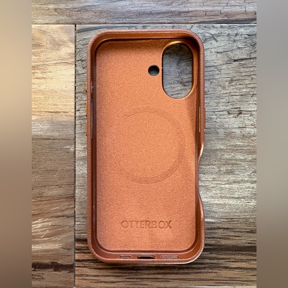 OtterBox IPhone 16 Case - Picture 2 of 2